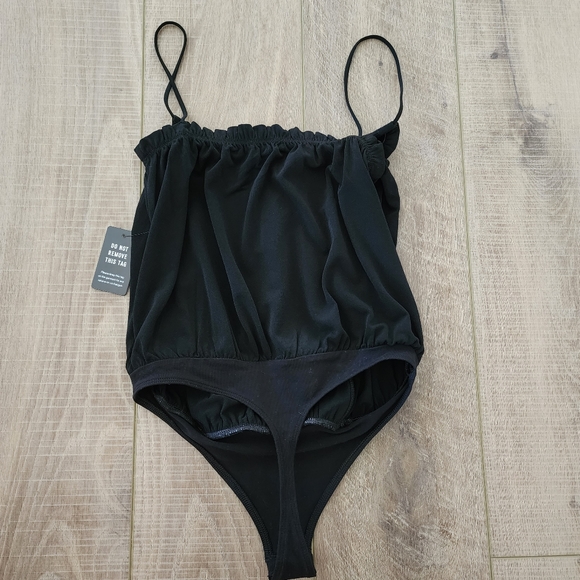 NWT | EXPRESS | Black Spaghetti Strap V-Neck Bodysuit | XS - Picture 5 of 5